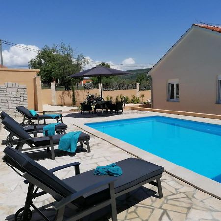 Villa Mir Pridraga Buitenkant foto