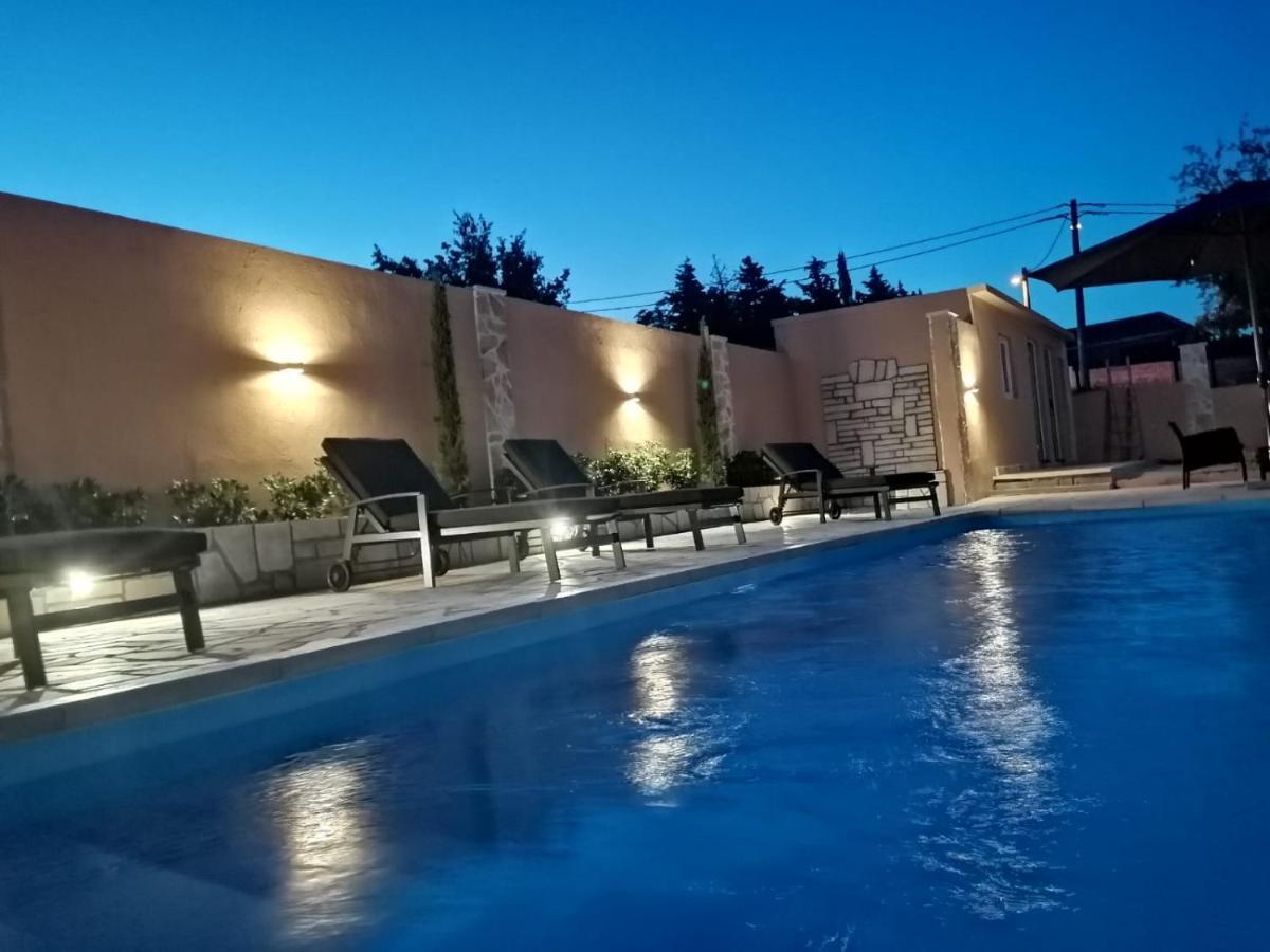 Villa Mir Pridraga Buitenkant foto