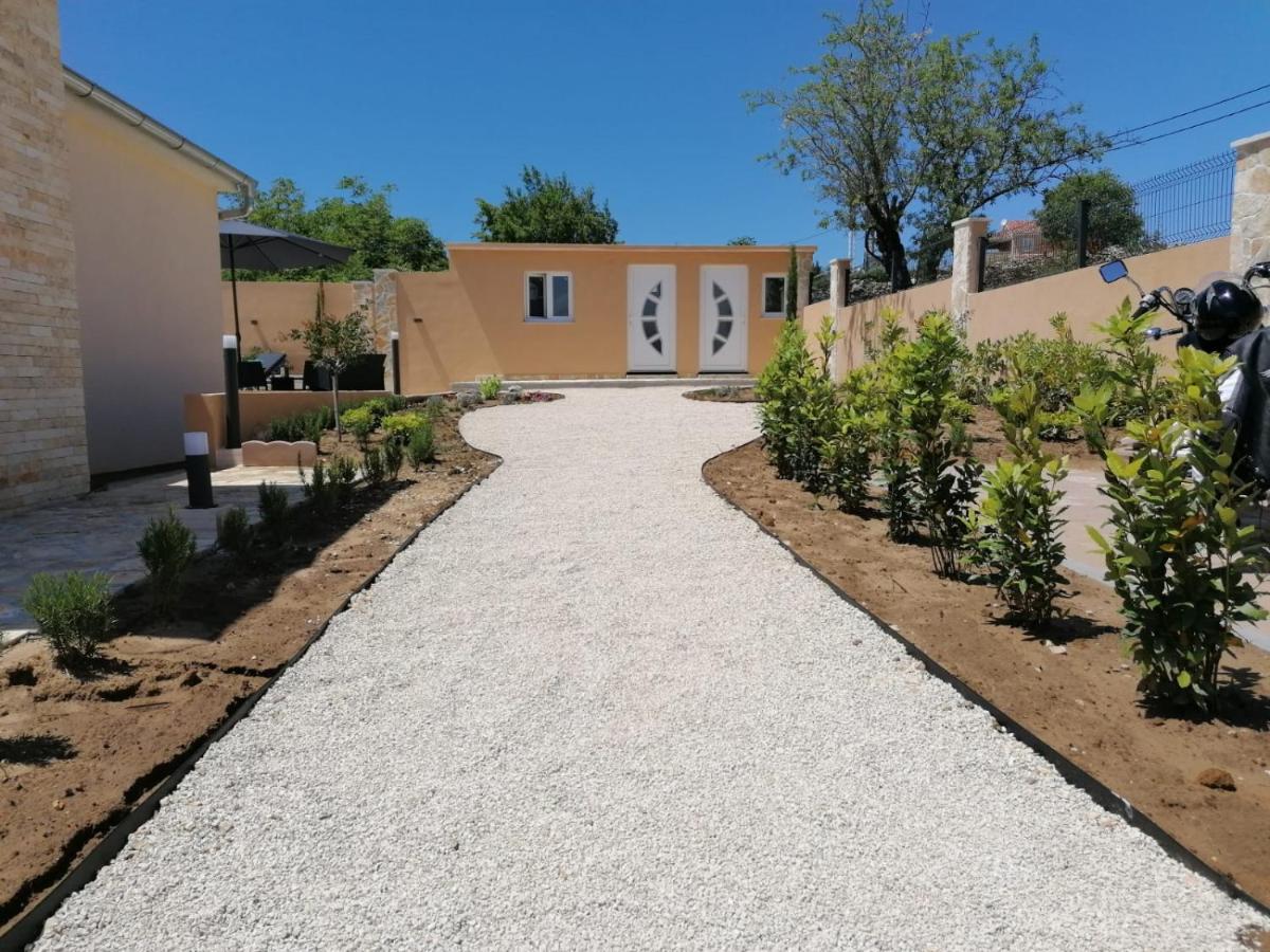 Villa Mir Pridraga Buitenkant foto