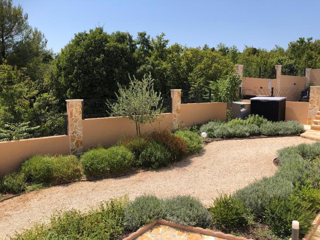 Villa Mir Pridraga Buitenkant foto